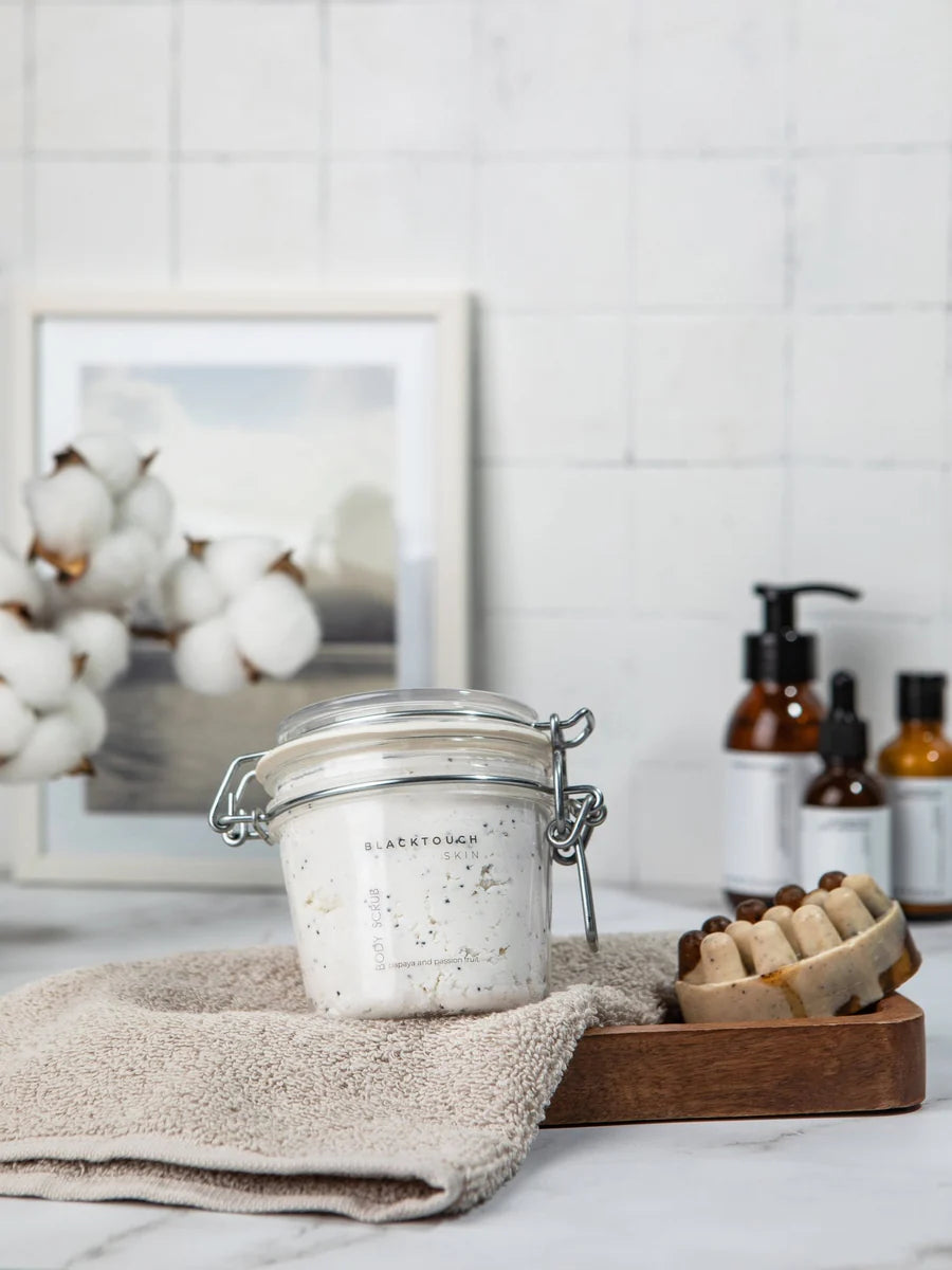 СОЛЬОВИЙ СКРАБ-СУФЛЕ ДЛЯ НІЖНОЇ ШКІРИ ПАПАЯ-МАРАКУЯ