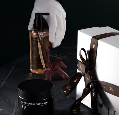 Лімітований подарунковий набір з ароматом SUGAR&SMOKE