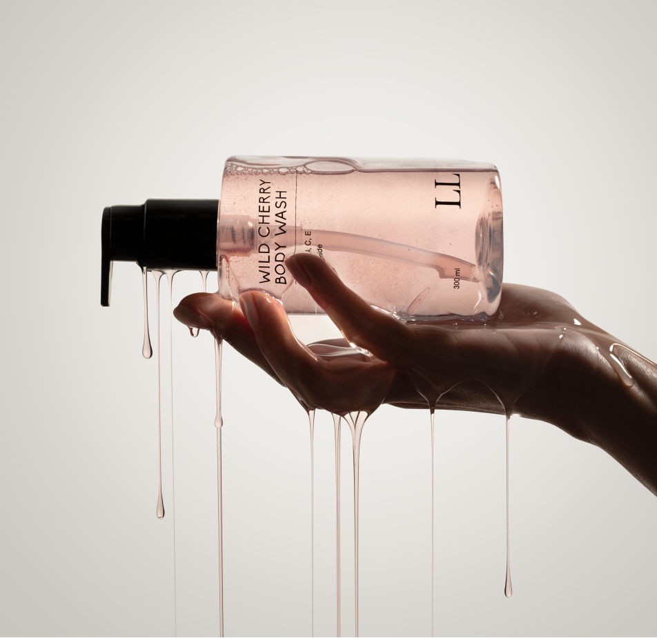 Парфумований гель для душу WILD CHERRY BODY WASH