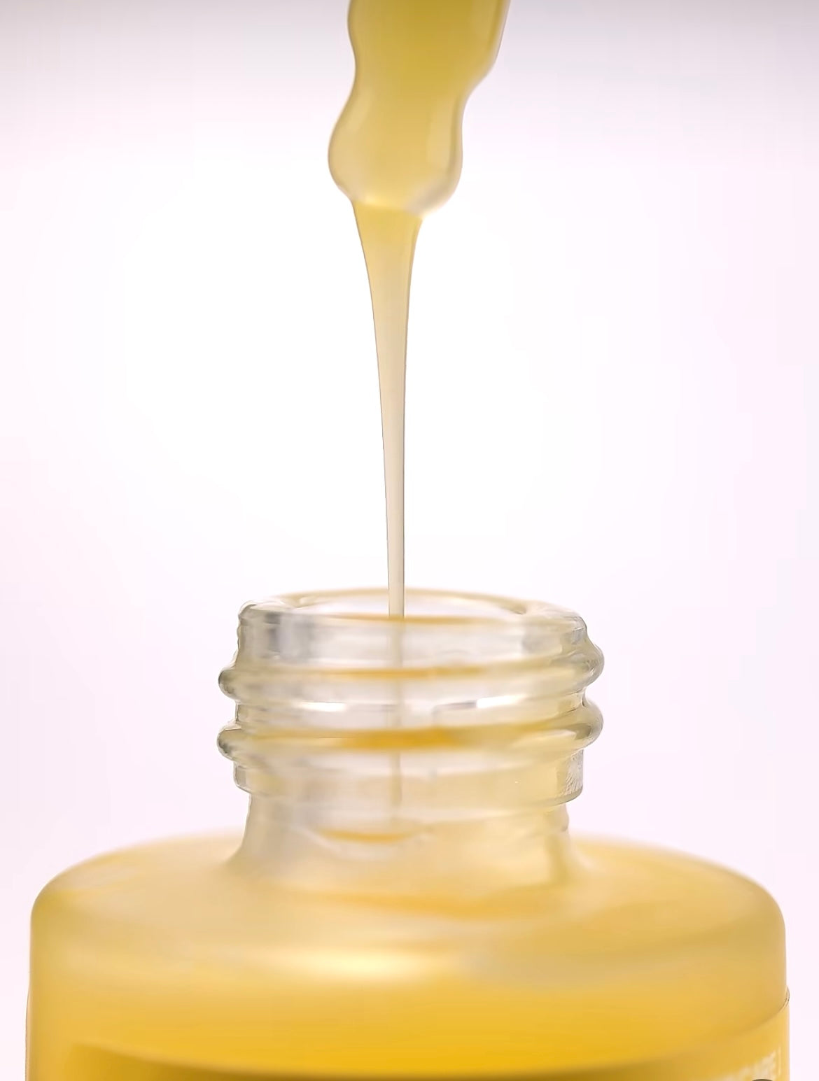 АНТИОКСИДАНТНА СИРОВАТКА ДЛЯ СЯЯННЯ ШКІРИ GLOW SERUM